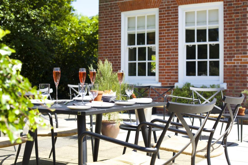The Manor At Sway - Hotel, Restaurant And Gardens Bagian luar foto