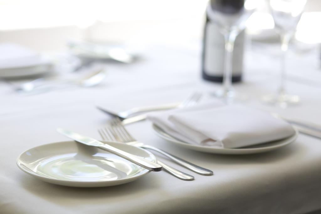 The Manor At Sway - Hotel, Restaurant And Gardens Bagian luar foto