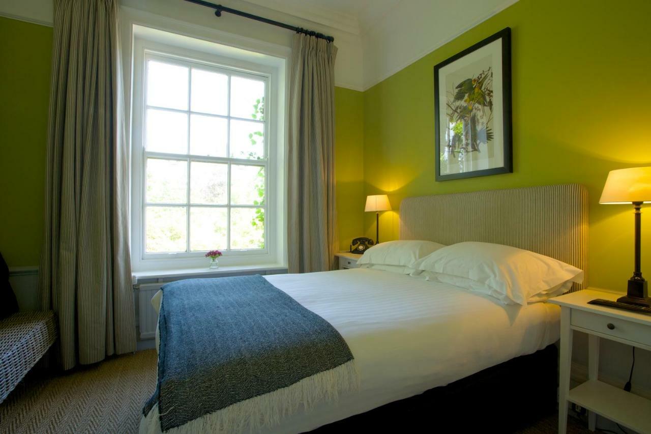 The Manor At Sway - Hotel, Restaurant And Gardens Bagian luar foto